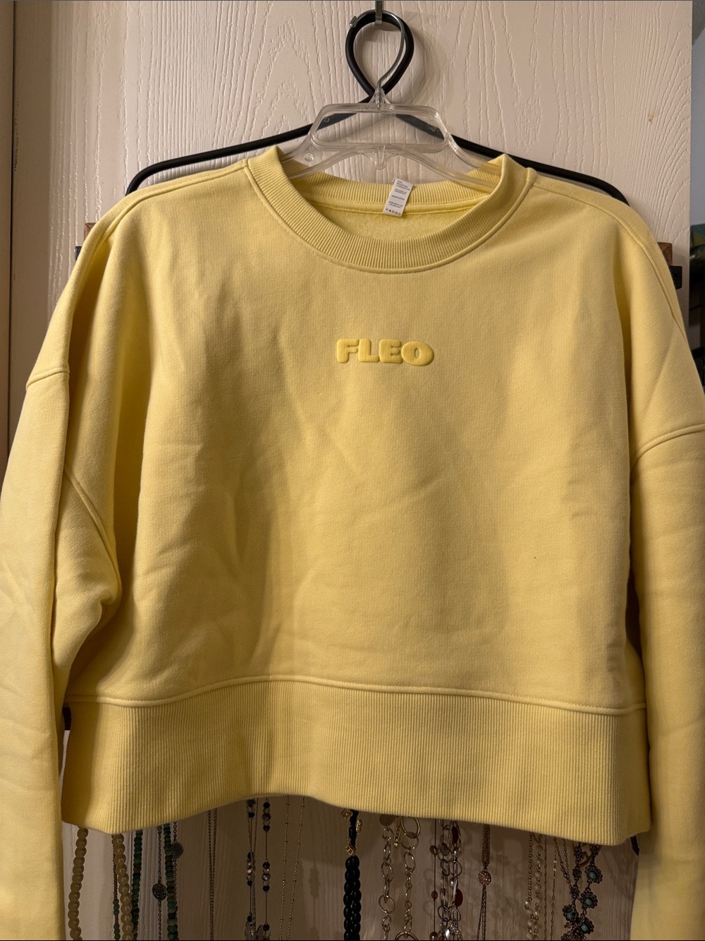 Fleo Bundle Soft Yellow Cropped Sweatshirt in Large with sweatpants in Large
